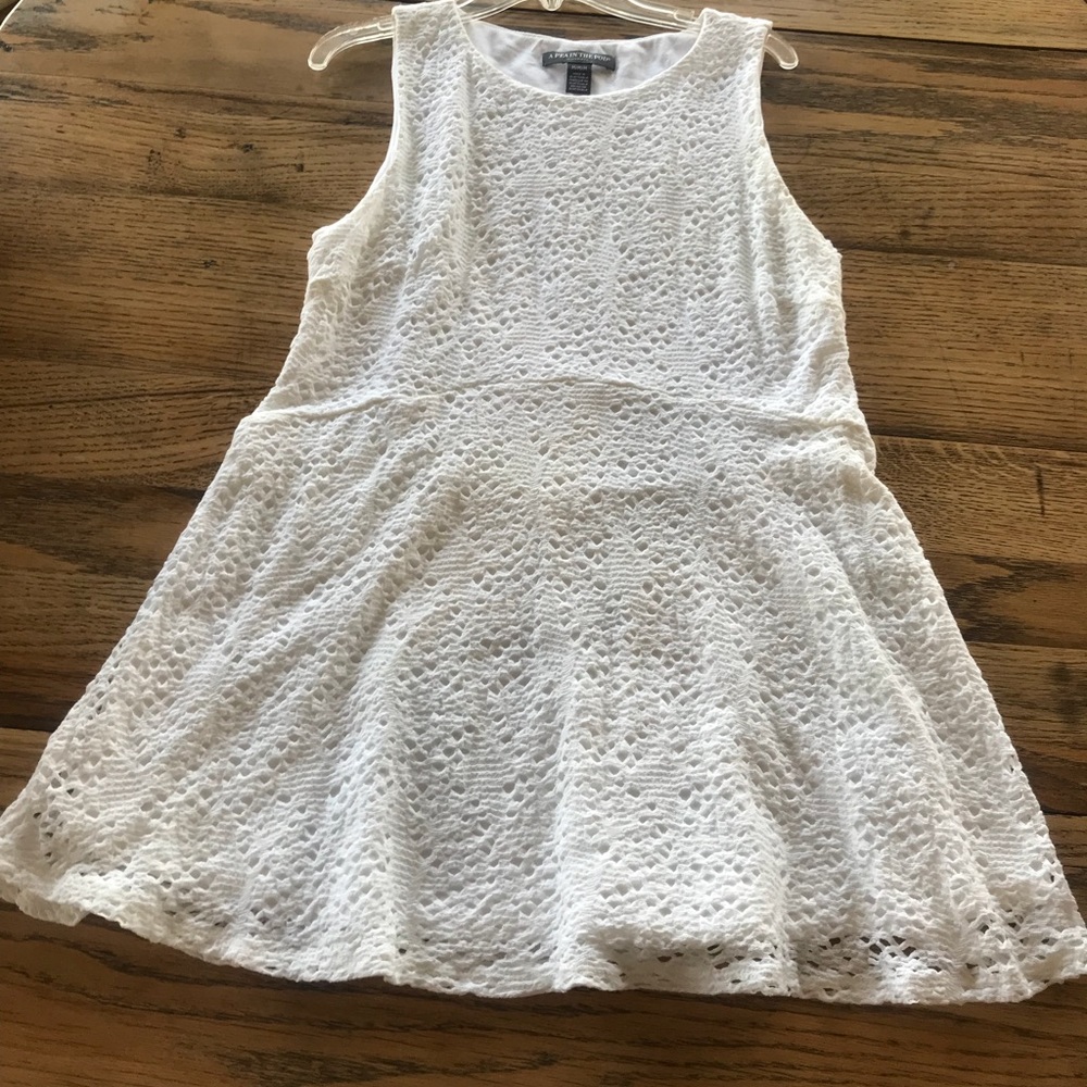Sleeveless maternity top